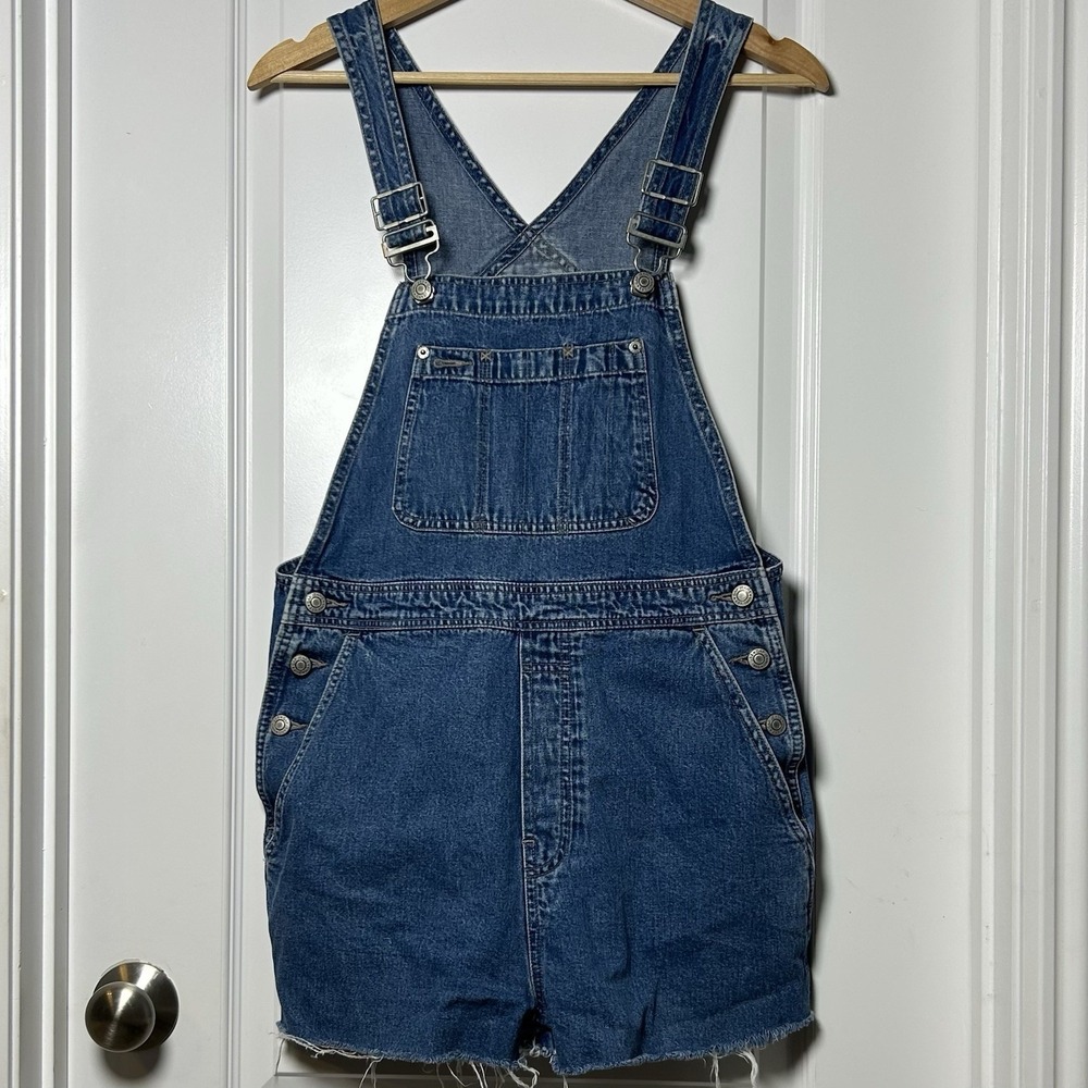 GAP Medium Wash Blue Denim Raw Hem Short Overall Cottagecore Granola Girl Style